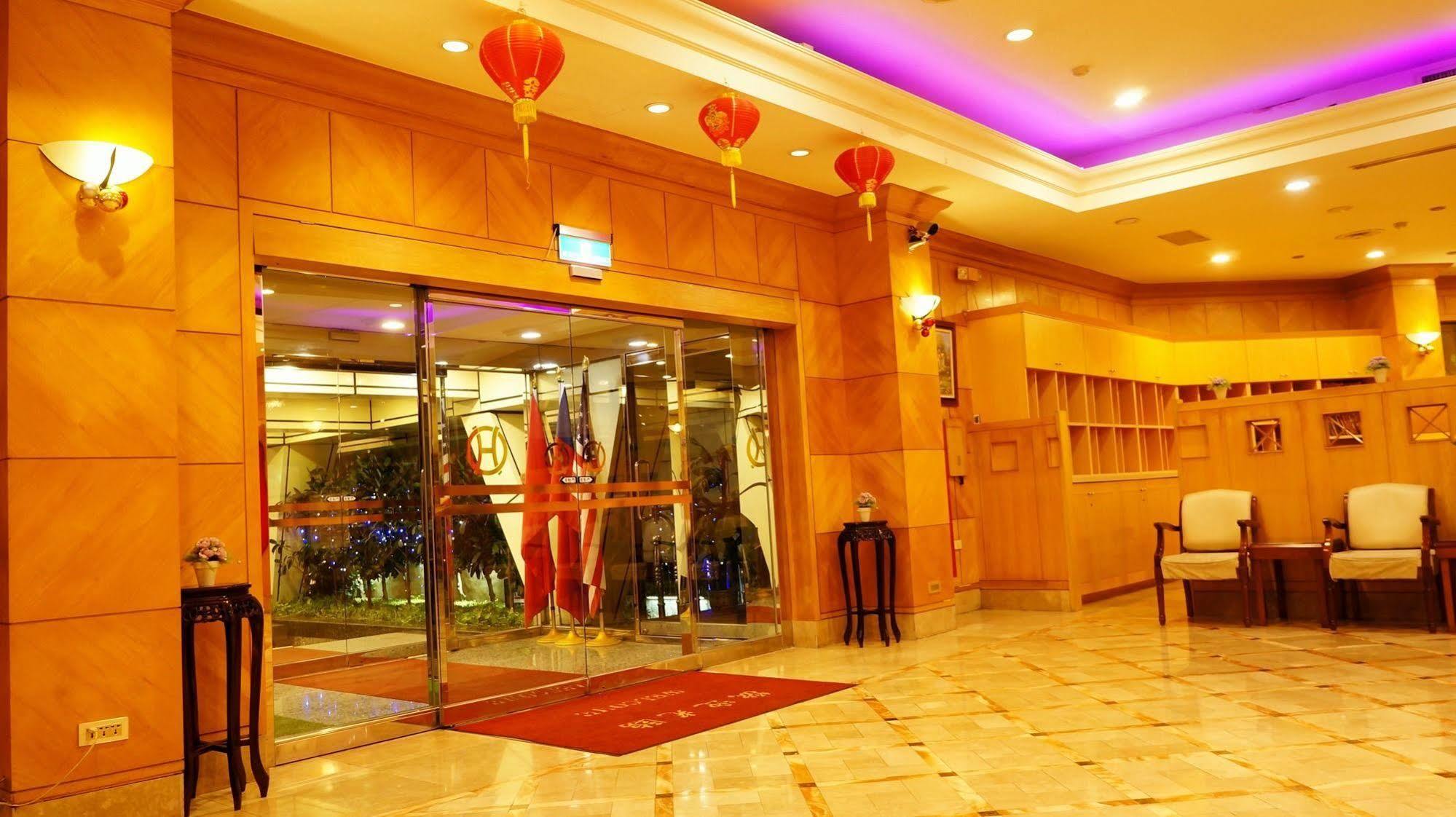 Oriental Hotel Tainan Exterior photo