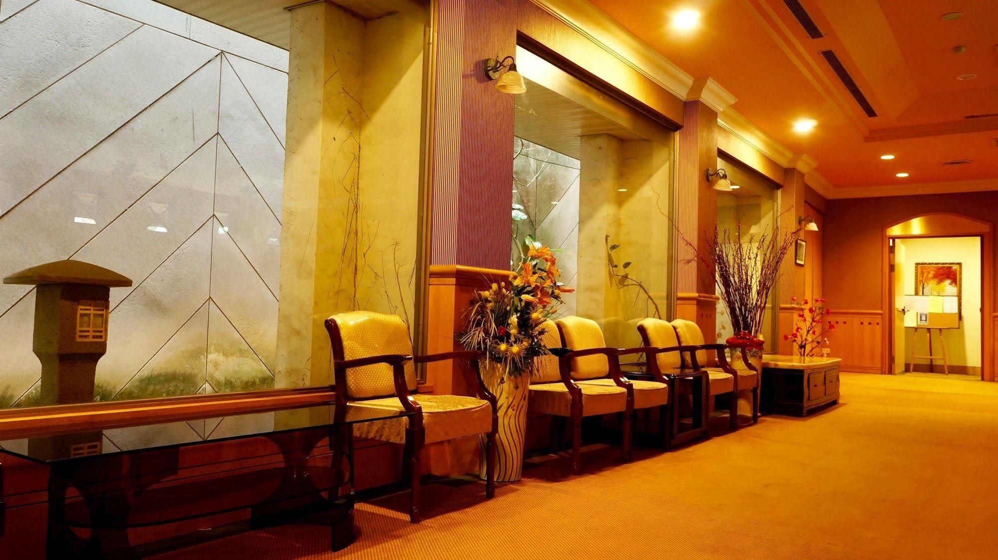 Oriental Hotel Tainan Exterior photo
